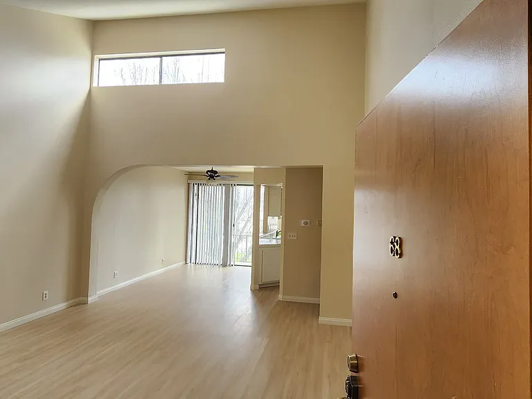 7211 Cozycroft Ave #68 — Photo 7
