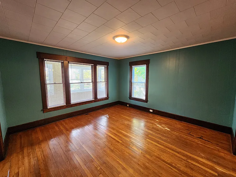4505 James St #1 — Photo 10