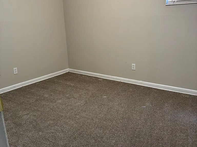 325 Centura Dr — Photo 3