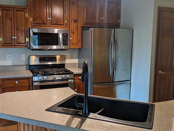 2nd image of 7520 Foxwood Dr