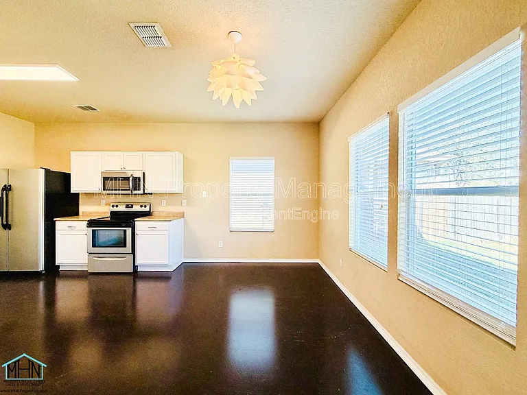 5630 Sendero Spg — Photo 8