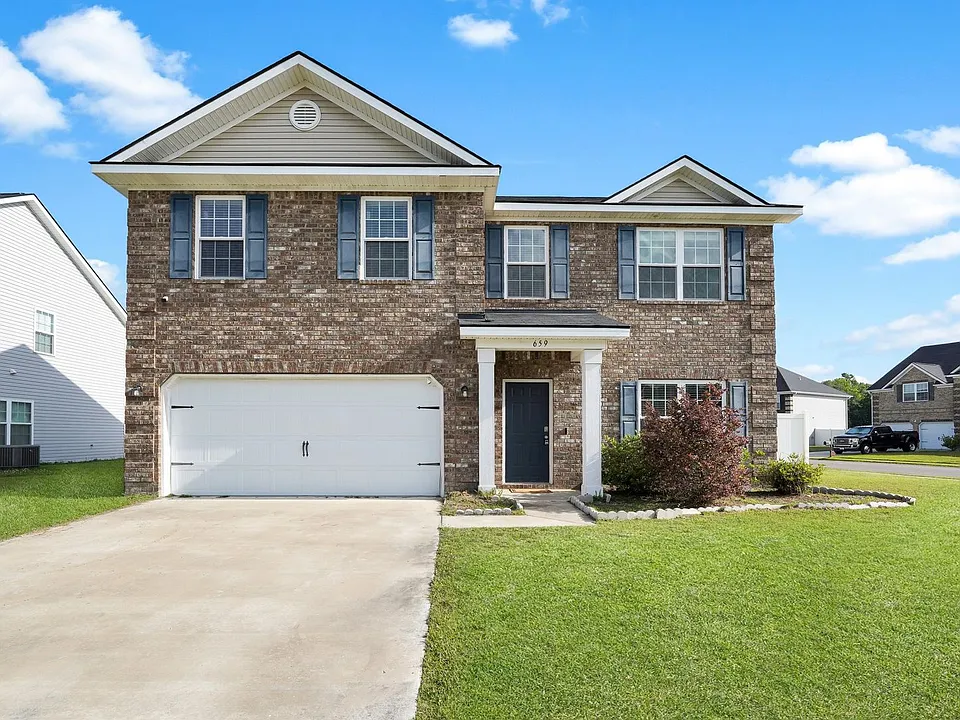 659 Red Oak Ln