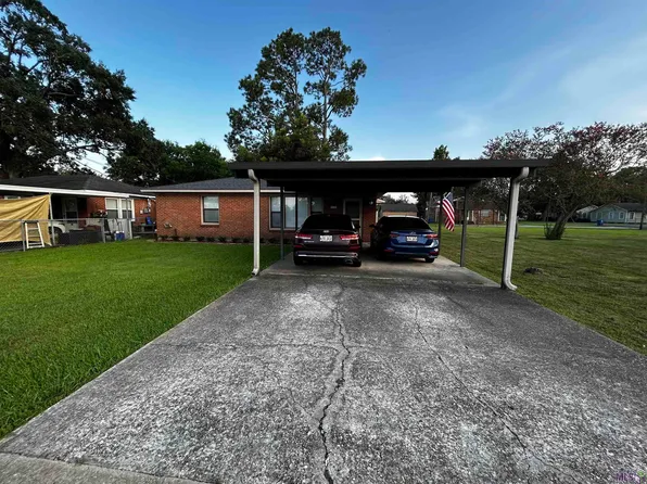 635 Michigan Ave, Port Allen, LA 70767
