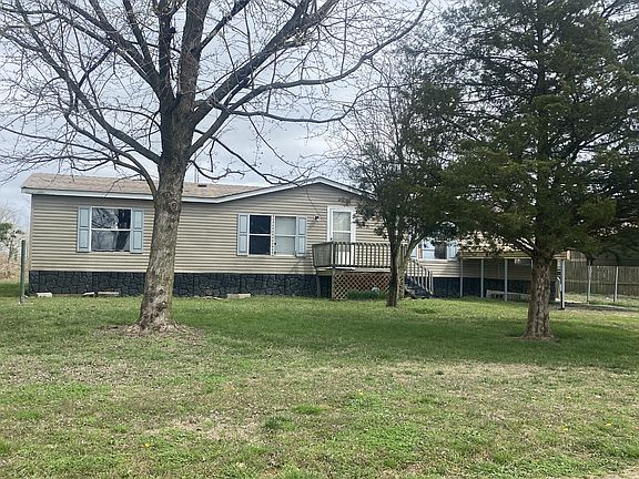 2nd image of 42 Oaks Rd