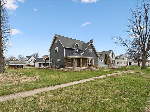 2nd image of 207 6th St