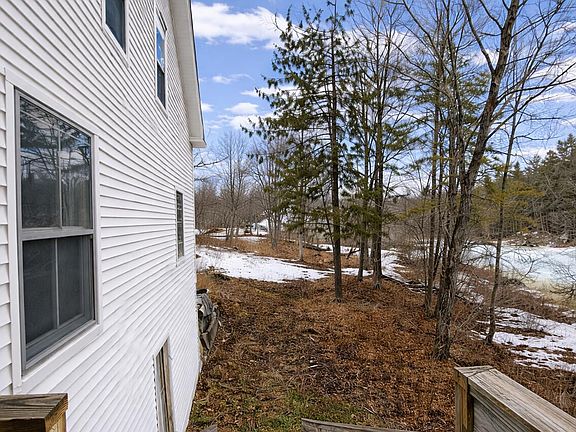 4th image of 586 Plains Road