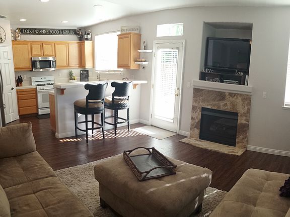 3rd image of 7472 Starward Dr