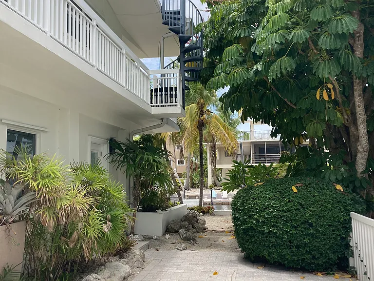 115 Harbor Ln — Photo 5