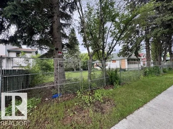 12014 81st St NW, Edmonton, AB T5B 2S8