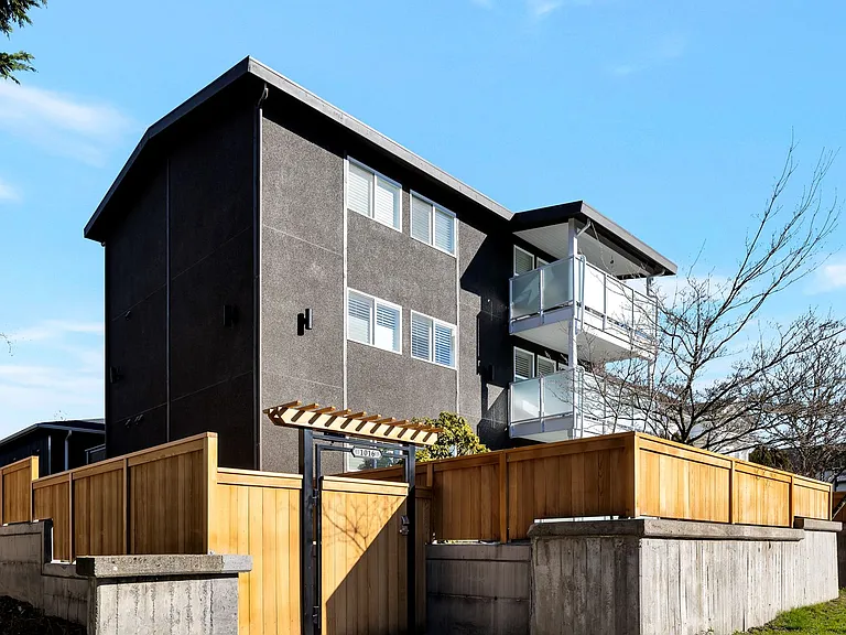 1016 SW 152nd St — Photo 3