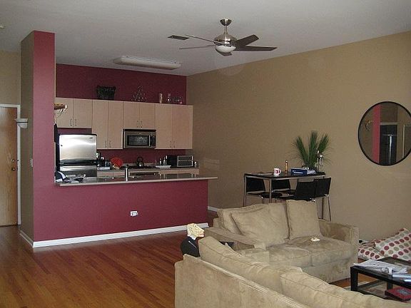 3rd image of 1350 W Fullerton Ave APT 409