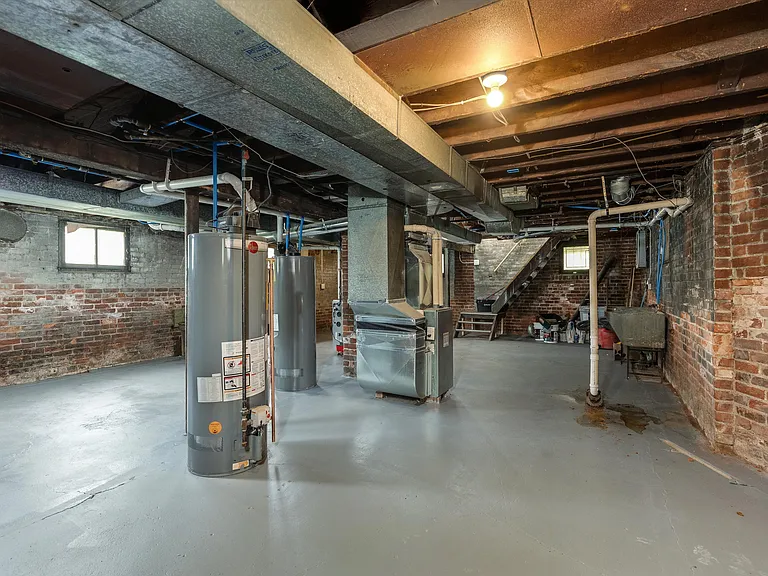 719 Gladstone Ave — Photo 18