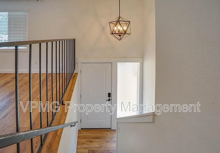 1708 NW 104th St — Photo 5