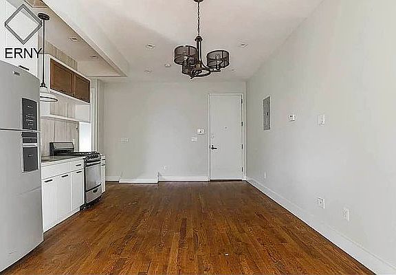 4th image of 291 Stockholm St #2F