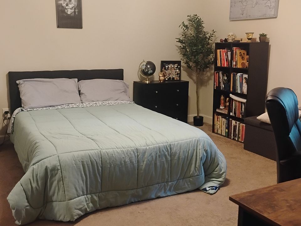 Bedroom for rent