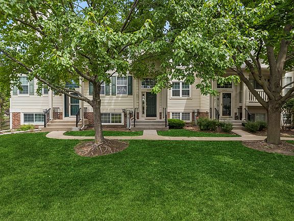 2nd image of 845 Essex Cir