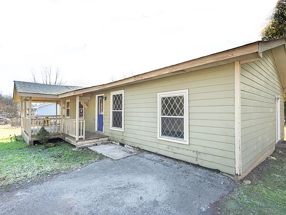 4th image of 109 Marilyn Dr
