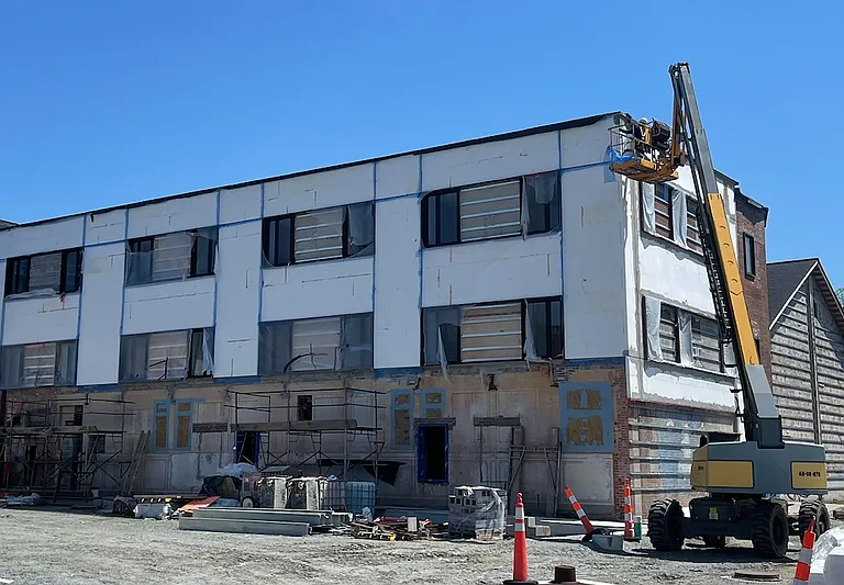 345 Main St — Photo 2