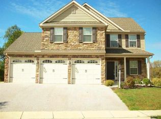 3901 W Sloway Cir, York, PA 17402