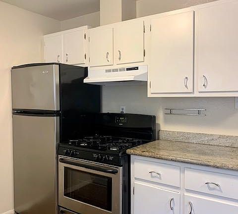 4th image of 2416 Palmetto Ave APT 1