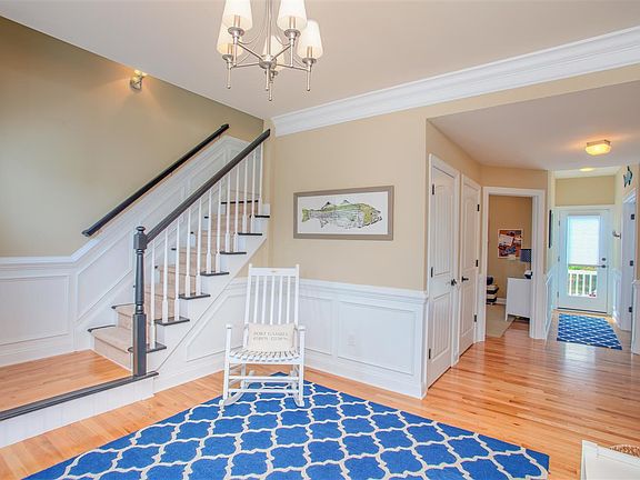 3rd image of 204 Coral Ave