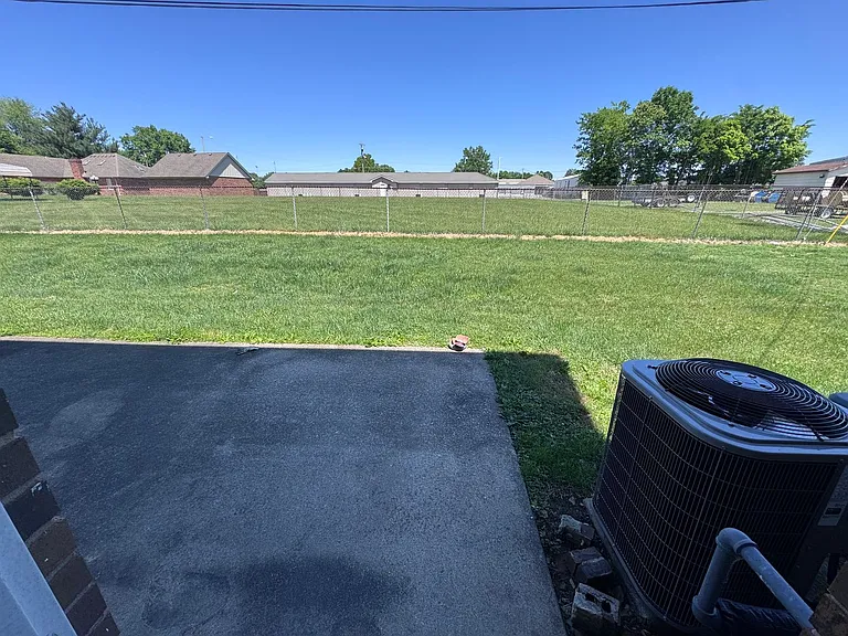107 Grogan Cir — Photo 17