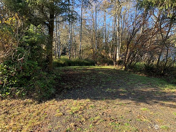 4th image of 549 Duck Lake Drive NE