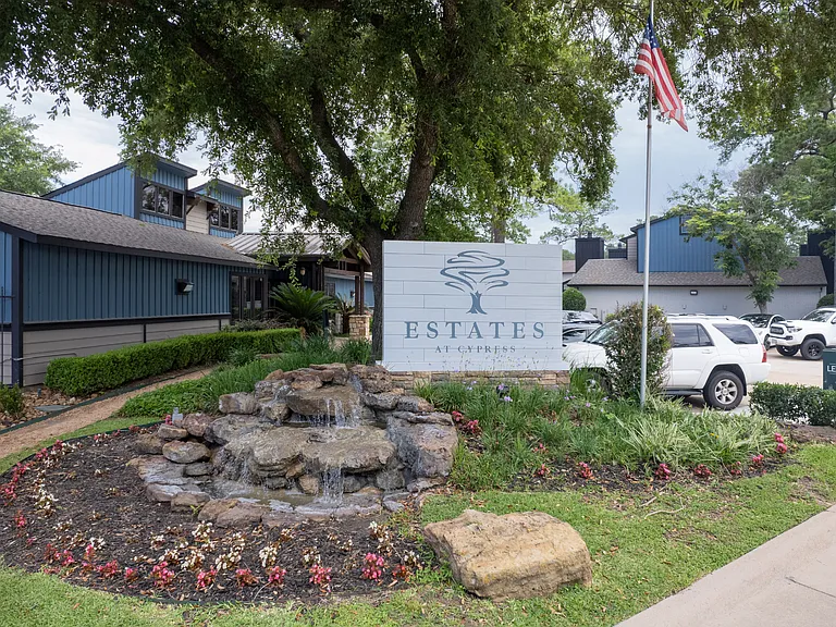 Estates at Cypress — Photo 7