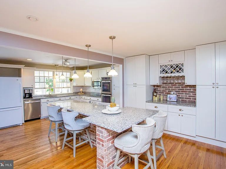 67 Townview Dr — Photo 11