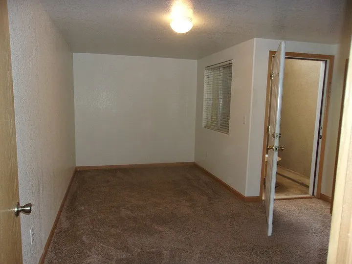 815 9th St #1/2-B — Photo 14