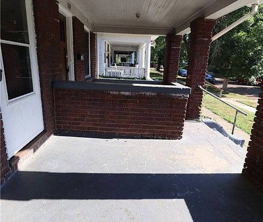 2nd image of 1117 Grafton Ave