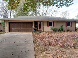 2063 S Suprema Ave, Springfield, MO 65807