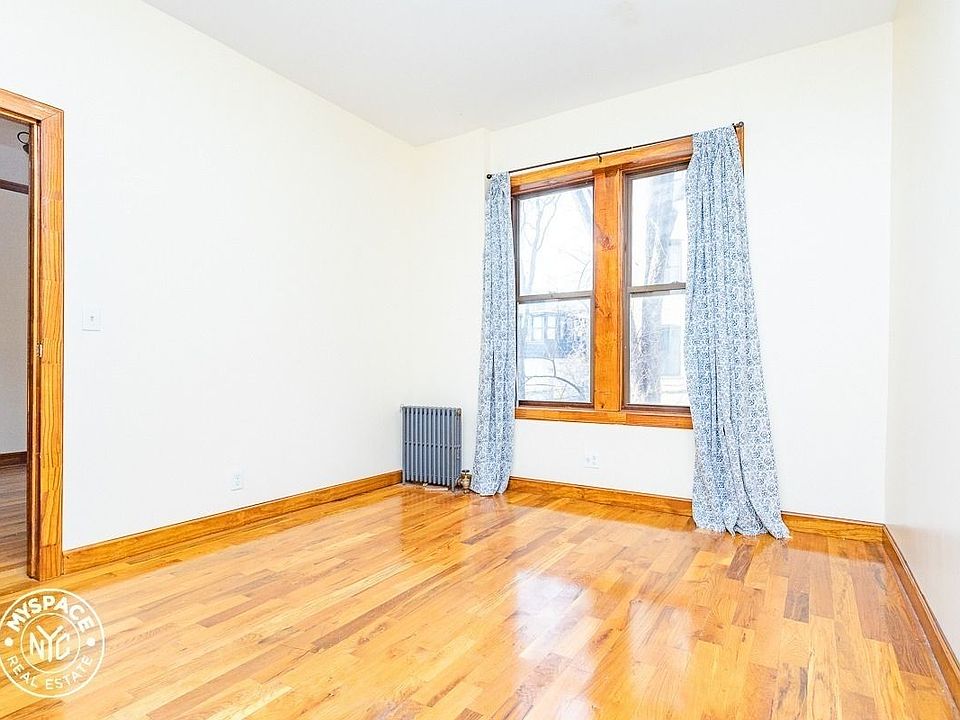 1st image of 81 Crooke Ave #39