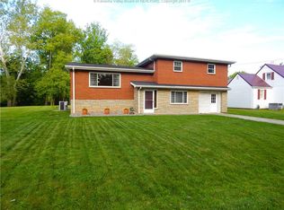 206 Hemlock St, Eleanor, WV 25070