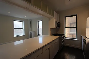 Rented by Aimee Grodanz, LREB