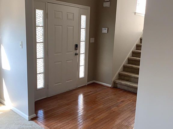 4th image of 349 Sunnyside Ln