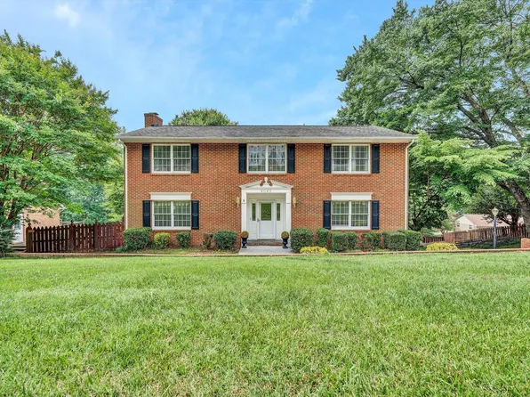 4040 Poplar Grove Dr, Vinton, VA 24179