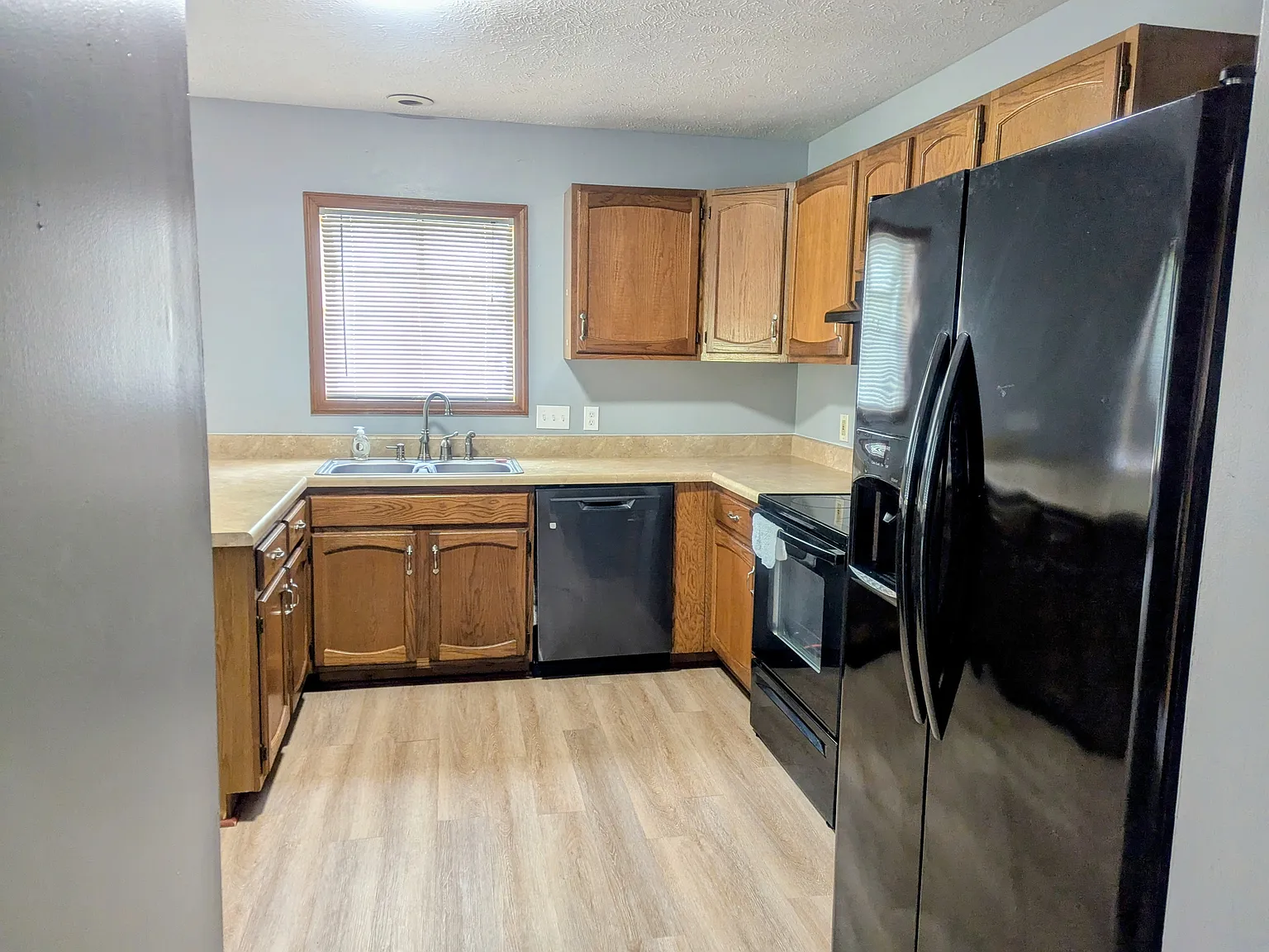 2 bed, 1072 sqft, $1,185 — Photo 4