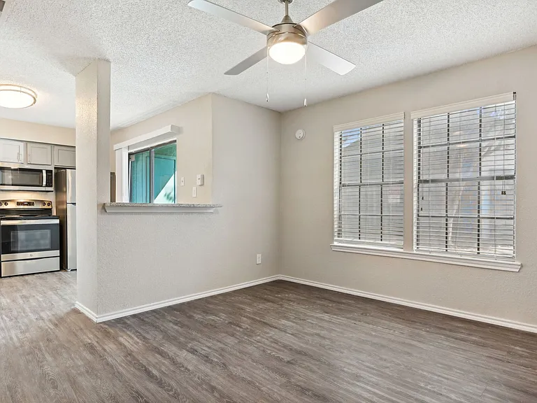 Blakely Apartments — Photo 26