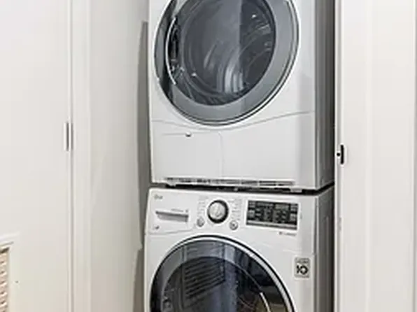 69-65 Yellowstone Boulevard image 5 of 6