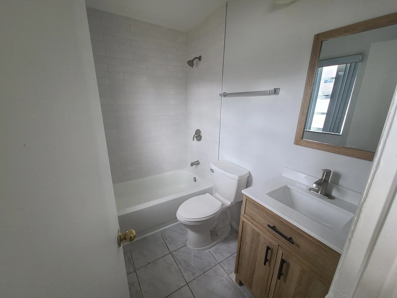 3 bed, 1176 sqft, $2,150 — Photo 2