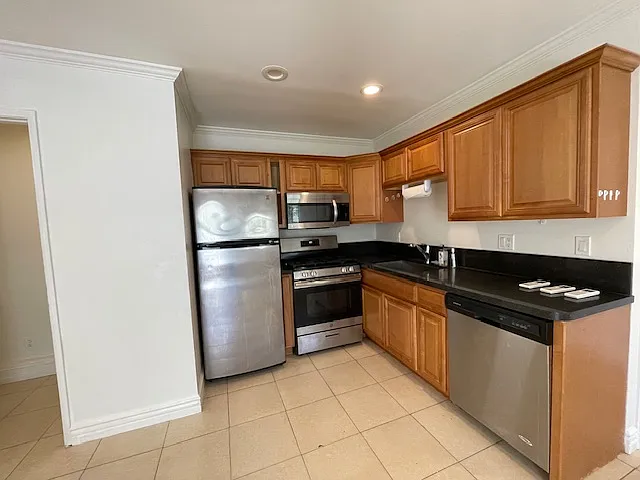 6210 Calvin Ave — Photo 3