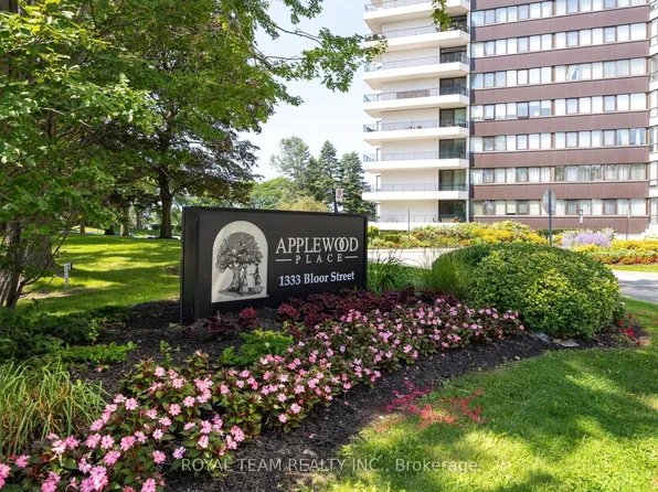 1333 Bloor St #2004, Mississauga, ON L4Y 3T6