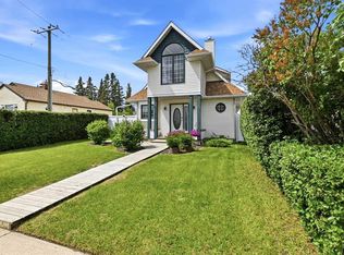 5124 E 53rd St, Lacombe, AB T4L 1J7