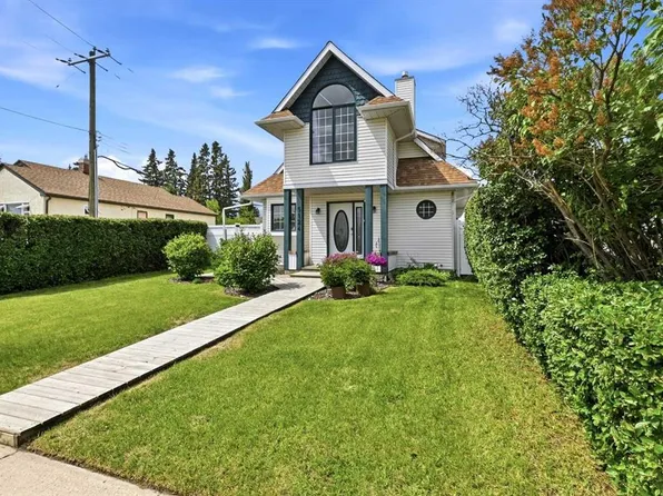 5124 E 53rd St, Lacombe, AB T4L 1J7