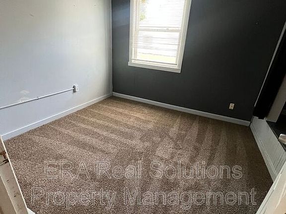 4th image of 723 Sycamore St APT 1