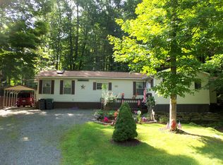 131 S Granite Dr, Greentown, PA 18426