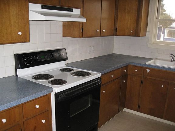 3rd image of 626 South St
