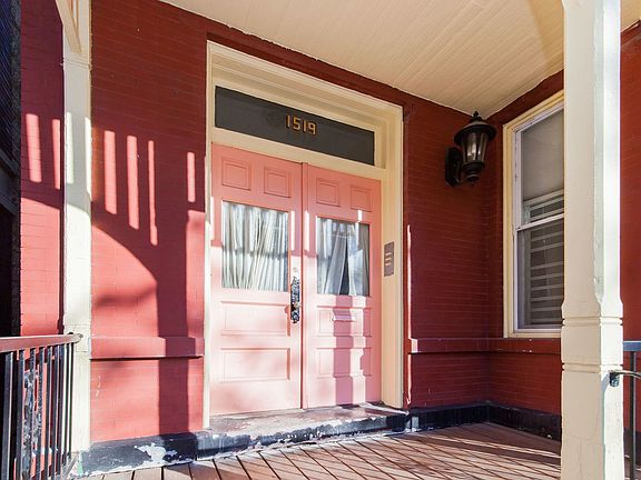 2nd image of 1519 N Claremont Ave #1