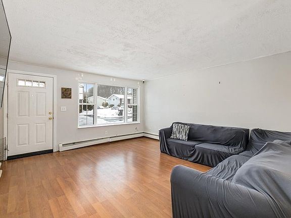 5th image of 945 Riverside Dr APT 3B